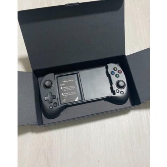 Bluetooth Mobile Game Controller for Steam, Fortnite, Apex etc - Picture 1 of 2